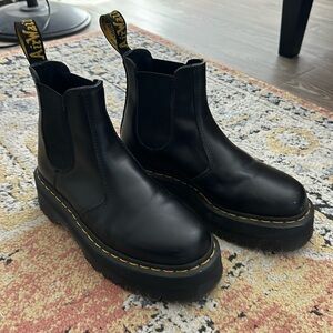 Platform chelsea boots size 8